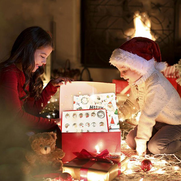 Kalendarz adwentowy z biżuterią slider